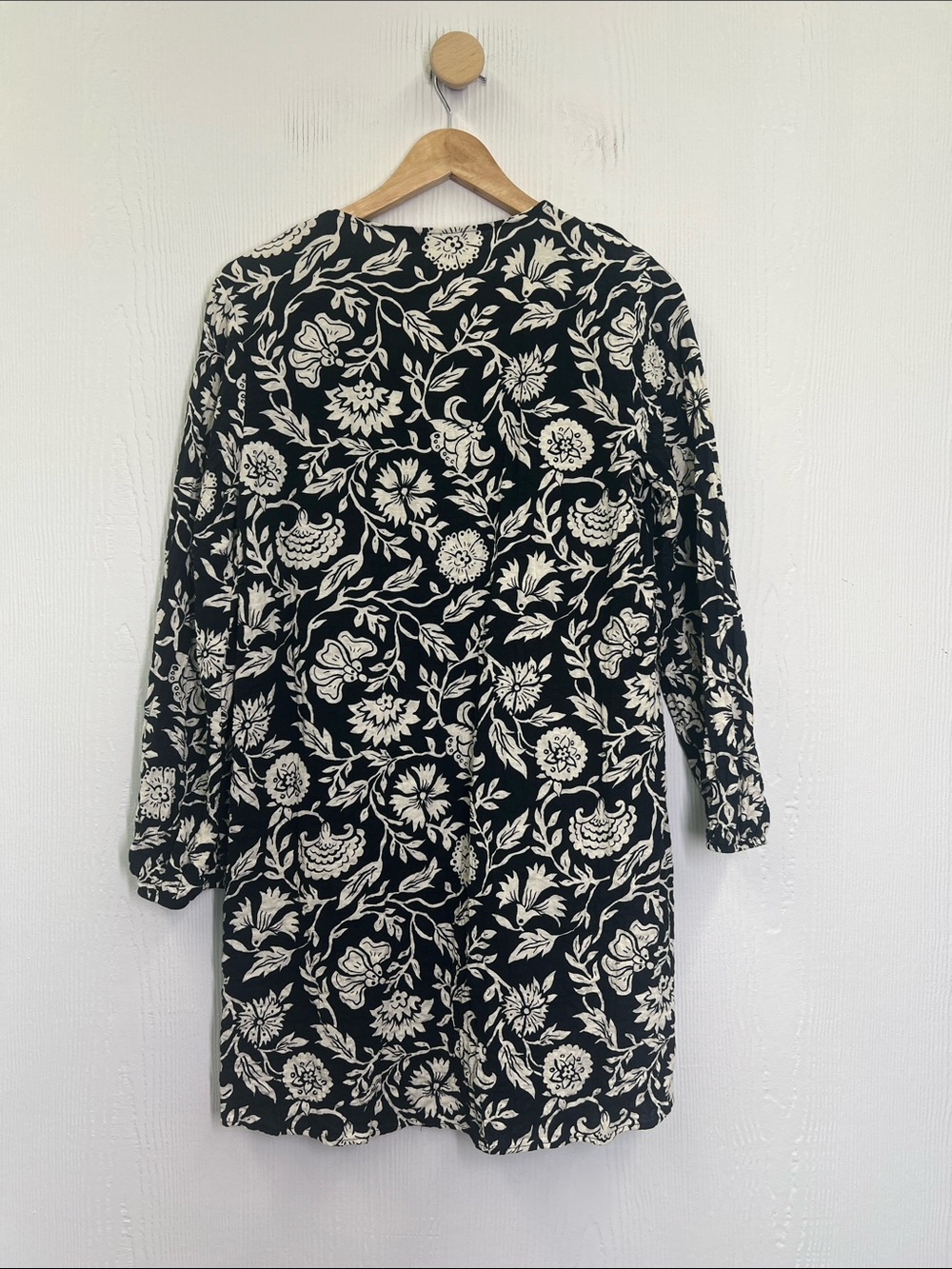 Zara - White Floral Print Black Ruffle Long Sleeve Boho Mini Dress Size Small - Picture 10 of 10